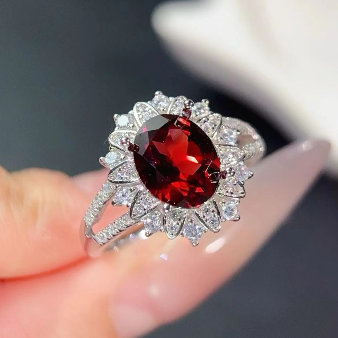 925 Sterling Silver Garnet Ring 8x10mm 2.5ct Natural Garnet Jewelry with Certificate Gold Plated Red Gemstone Ring
925 Sterling Silver Garnet Ring 8x10mm 2.5ct Natural Garnet Jewelry with Certificate Gold Plated Red Gemstone Ring