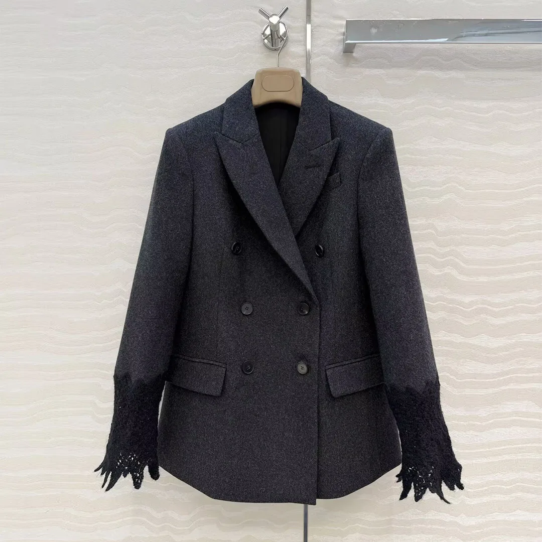 Элегантный женский модный зимний шерстяной кашемировый пиджак, женский офисный пиджак с зубчатой вышивкой из мохера, вязаный крючком, с длинными рукавами и пуговицами
Элегантный женский модный зимний шерстяной кашемировый пиджак, женский офисный пиджак с зубчатой вышивкой из мохера, вязаный крючком, с длинными рукавами и пуговицами