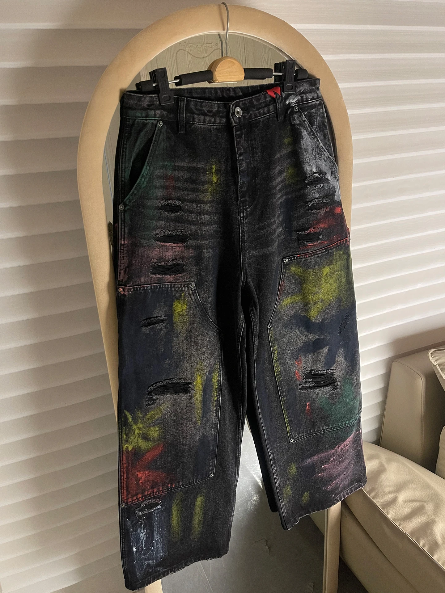 Heavy-Du fiti Painted Parisian Sle Loose Straight Leg Jeans Men's Casual Faion Brand Destructed Wide Leg Pants
Heavy-Du fiti Painted Parisian Sle Loose Straight Leg Jeans Men's Casual Faion Brand Destructed Wide Leg Pants