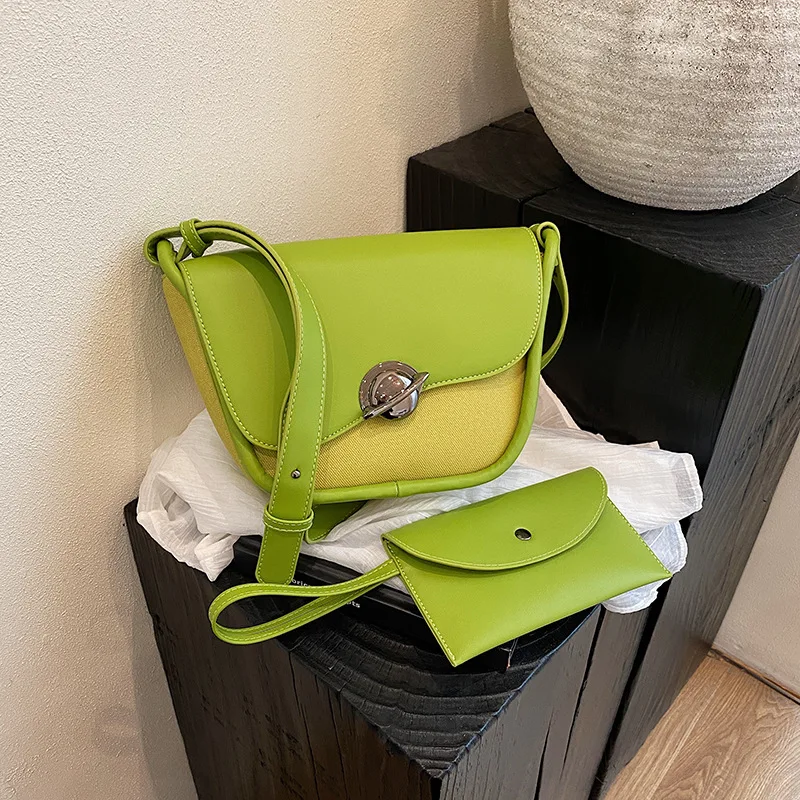 "2025 Luxury French Style Asymmetrical Shoulder Bag - Minimalist Crossbody Purse with Unique Lock Closure for Elegant Commuting
"2025 Luxury French Style Asymmetrical Shoulder Bag - Minimalist Crossbody Purse with Unique Lock Closure for Elegant Commuting
