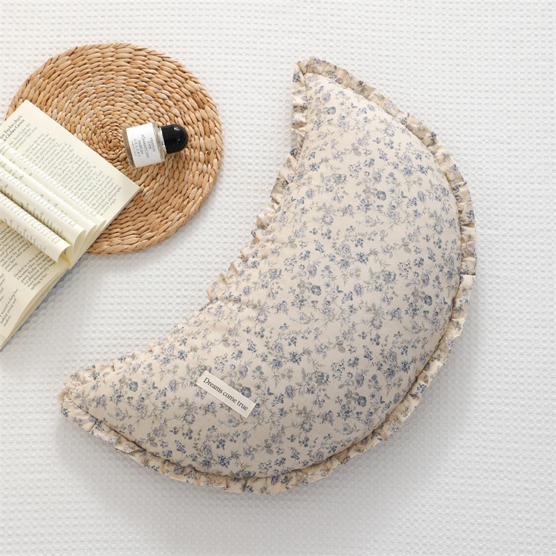 2026 New Pillow Cotton Small Floral Moon Shape Buckwheat Pillow for Kids Girls Gift Home Decor Soft Waist Neck Pillow 1 Piece
2026 New Pillow Cotton Small Floral Moon Shape Buckwheat Pillow for Kids Girls Gift Home Decor Soft Waist Neck Pillow 1 Piece