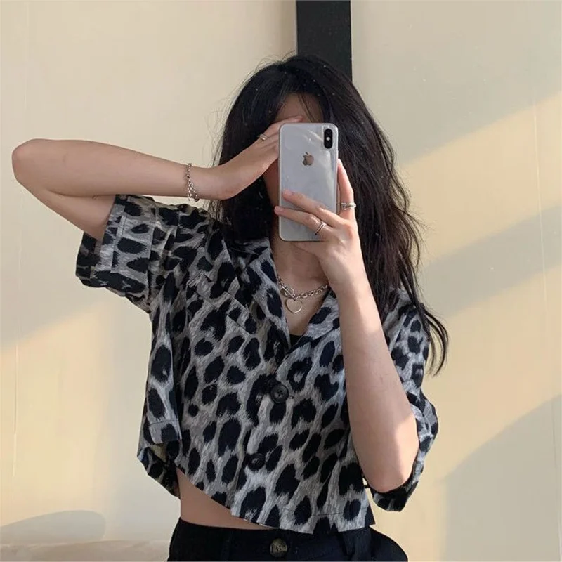 Retro Style Loose Fit Short Sleeve Leopard Print Shirt Vintage Wind Summer New Arrival Women's Fashion Belly Baring Top
Retro Style Loose Fit Short Sleeve Leopard Print Shirt Vintage Wind Summer New Arrival Women's Fashion Belly Baring Top