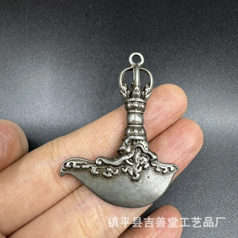 Tibetan Style Iron Nepalese Vajra Pendant Vintage Pendant Accessory Vajra Pendant
Tibetan Style Iron Nepalese Vajra Pendant Vintage Pendant Accessory Vajra Pendant