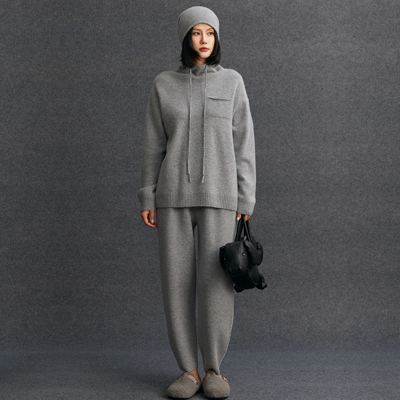 Women's matching set 100% cashmere high neck loose sweater casual solid color knitted small foot cashmere pants two-piece set
Women's matching set 100% cashmere high neck loose sweater casual solid color knitted small foot cashmere pants two-piece set