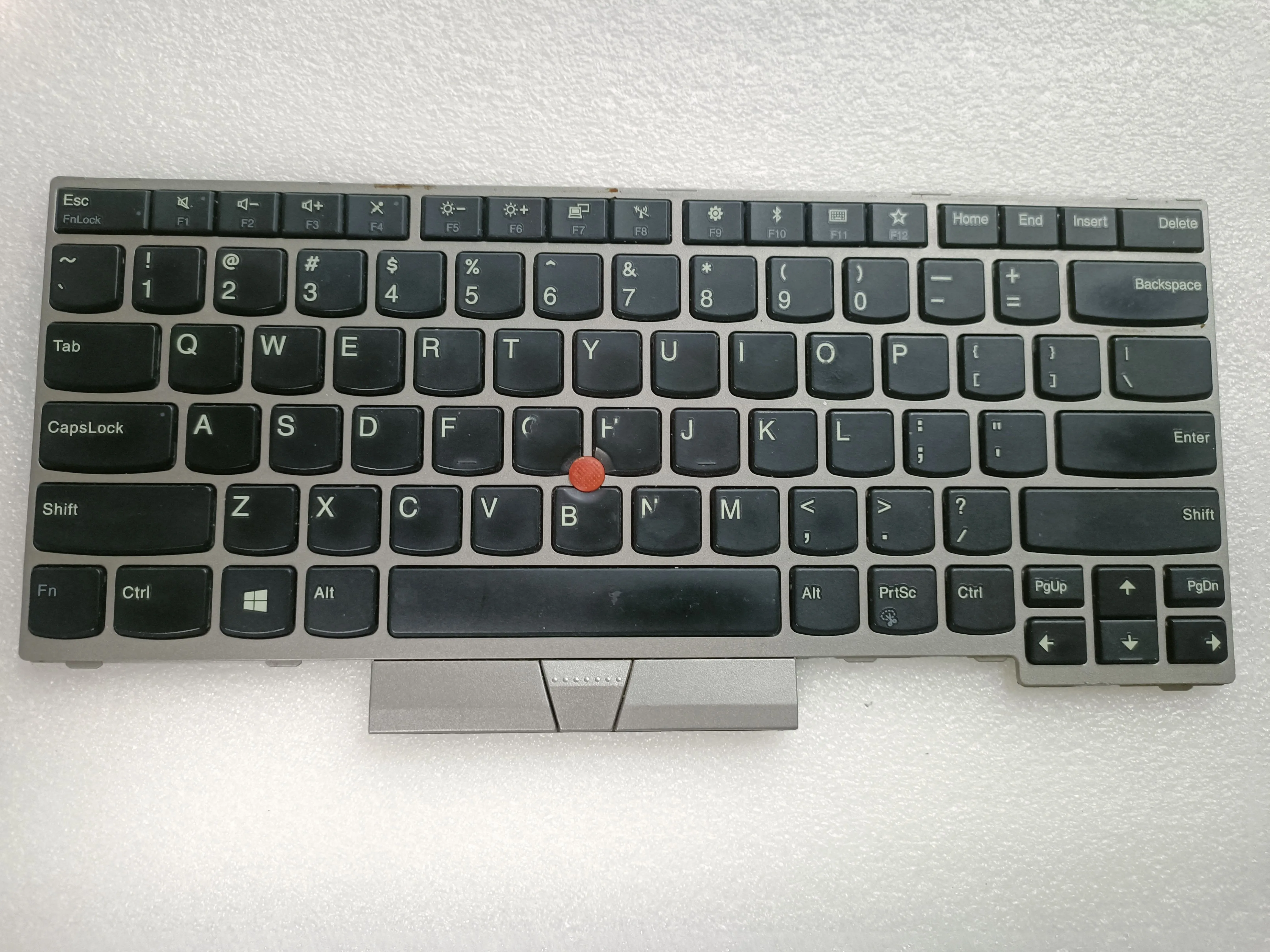 Б/у оригинальная клавиатура для Lenovo ThinkPad L380 L390 E480 E490 T480s США, серебристая 01YN300
Б/у оригинальная клавиатура для Lenovo ThinkPad L380 L390 E480 E490 T480s США, серебристая 01YN300