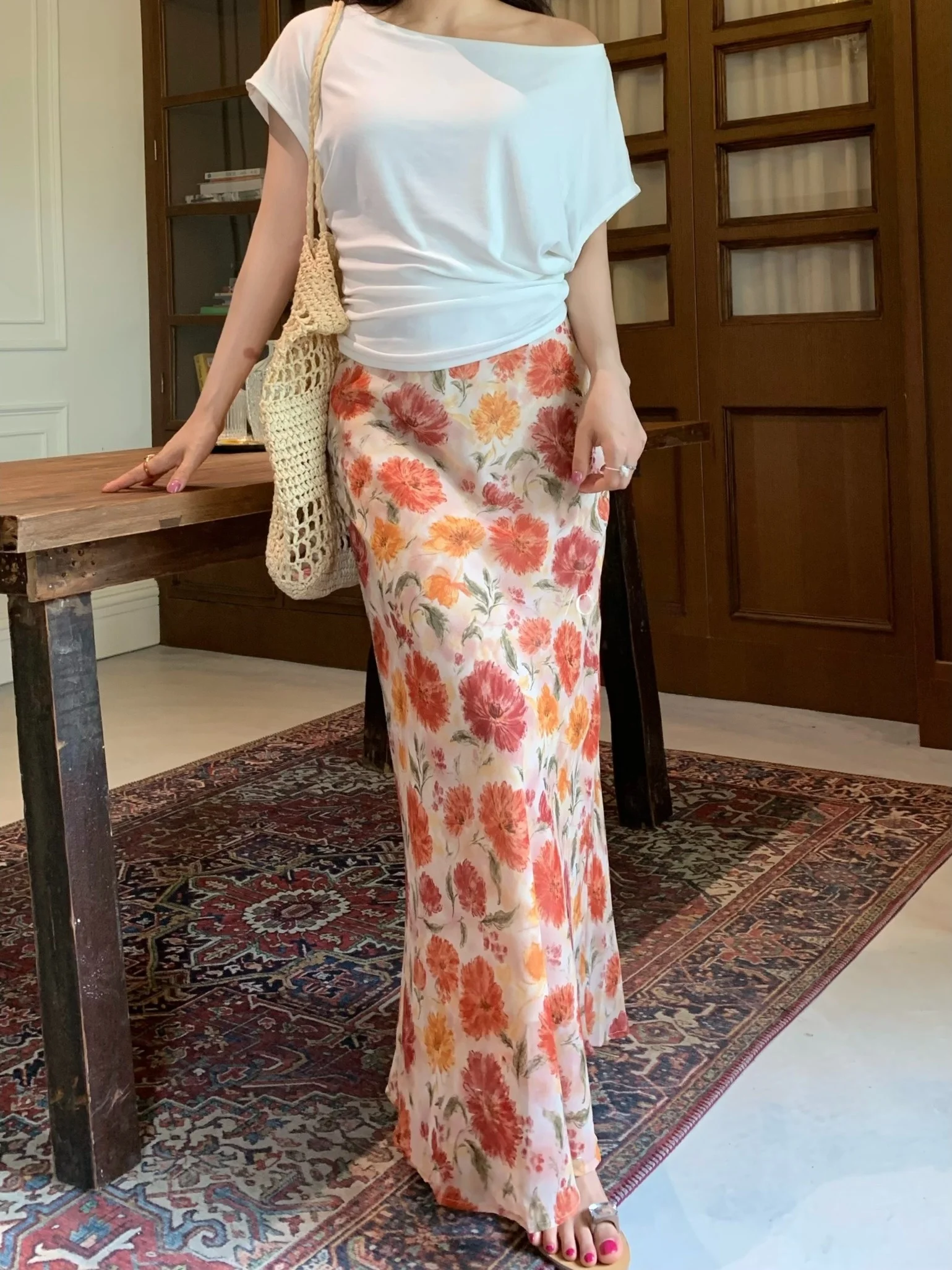 High Waist Orange Floral Print Straight Leg Midi Skirt Women's Vintage Slimming Skirt Lengthening Legs A-Line Long Skirt
High Waist Orange Floral Print Straight Leg Midi Skirt Women's Vintage Slimming Skirt Lengthening Legs A-Line Long Skirt
