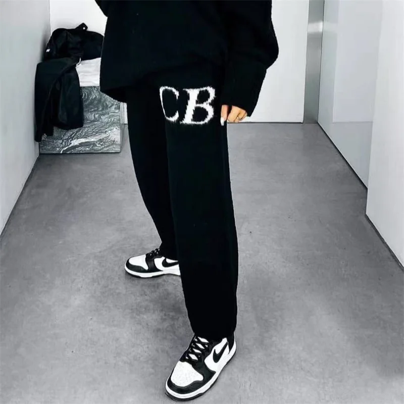 Autumn Winter Warm Drawstring Ink Green Blue Knit Lounge Pants High Quality Simple Letters Jacquard Sweater Sweatpants
Autumn Winter Warm Drawstring Ink Green Blue Knit Lounge Pants High Quality Simple Letters Jacquard Sweater Sweatpants