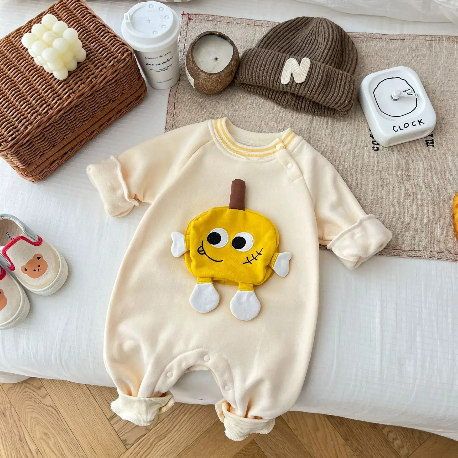 2023 Winter New in Kids Baby Boys Cartoon Cute Romper - Infant Pearl Velvet Outwear Jumpsuits , Newborn Toddler Outfits 0-24M
2023 Winter New in Kids Baby Boys Cartoon Cute Romper - Infant Pearl Velvet Outwear Jumpsuits , Newborn Toddler Outfits 0-24M