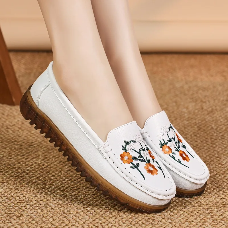 Embroidered casual shoes women's slip-on soft sole mom shoes comfortable versatile ethnic style work shoes women's flats
Embroidered casual shoes women's slip-on soft sole mom shoes comfortable versatile ethnic style work shoes women's flats