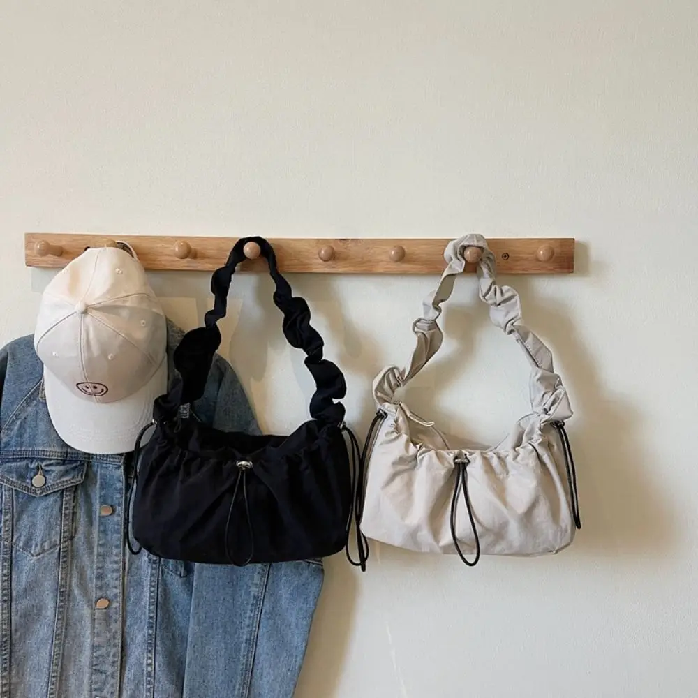 Sweet Korean Style Nylon Shoulder Bag Pleated Handbag Oxford Cloth Crossbody Bag Tote Bag Solid Color Drawstring Bag Outdoor
Sweet Korean Style Nylon Shoulder Bag Pleated Handbag Oxford Cloth Crossbody Bag Tote Bag Solid Color Drawstring Bag Outdoor