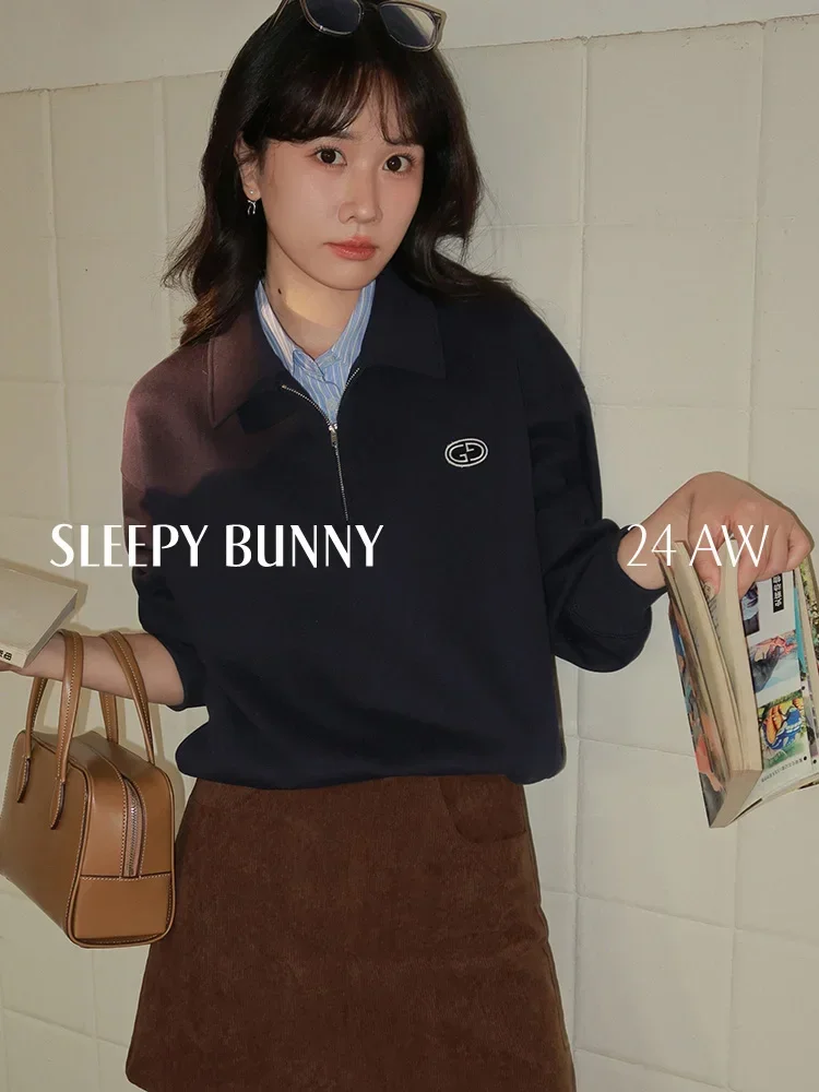 Winter Women Faux Two-Piece Polo Collar Sweatshirt American Style Long Sleeve Pullover 2025 New Casual and Stylish Design Top
Winter Women Faux Two-Piece Polo Collar Sweatshirt American Style Long Sleeve Pullover 2025 New Casual and Stylish Design Top