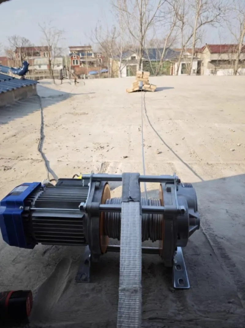 220v-380v multifunctional hoist, household decoration small crane, small lifting hoist, construction site electric hoist
220v-380v multifunctional hoist, household decoration small crane, small lifting hoist, construction site electric hoist
