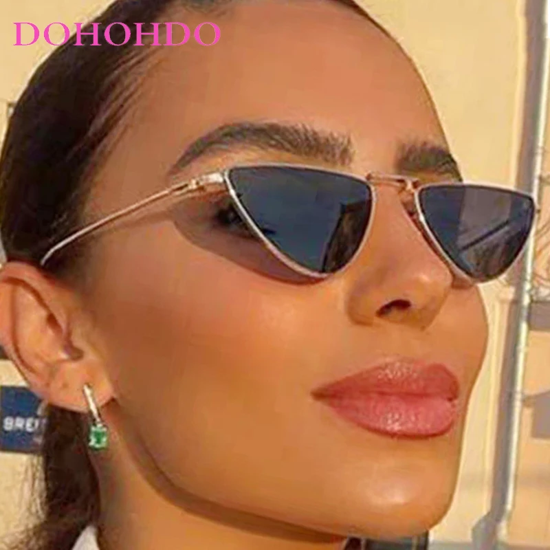 DOHOHDO Metal Sexy Cat Eye Women's Sunglasses Designer Pink Triangle Sunglasses Fashion Brand Small Frame Black Glasses Shades 
DOHOHDO Metal Sexy Cat Eye Women's Sunglasses Designer Pink Triangle Sunglasses Fashion Brand Small Frame Black Glasses Shades