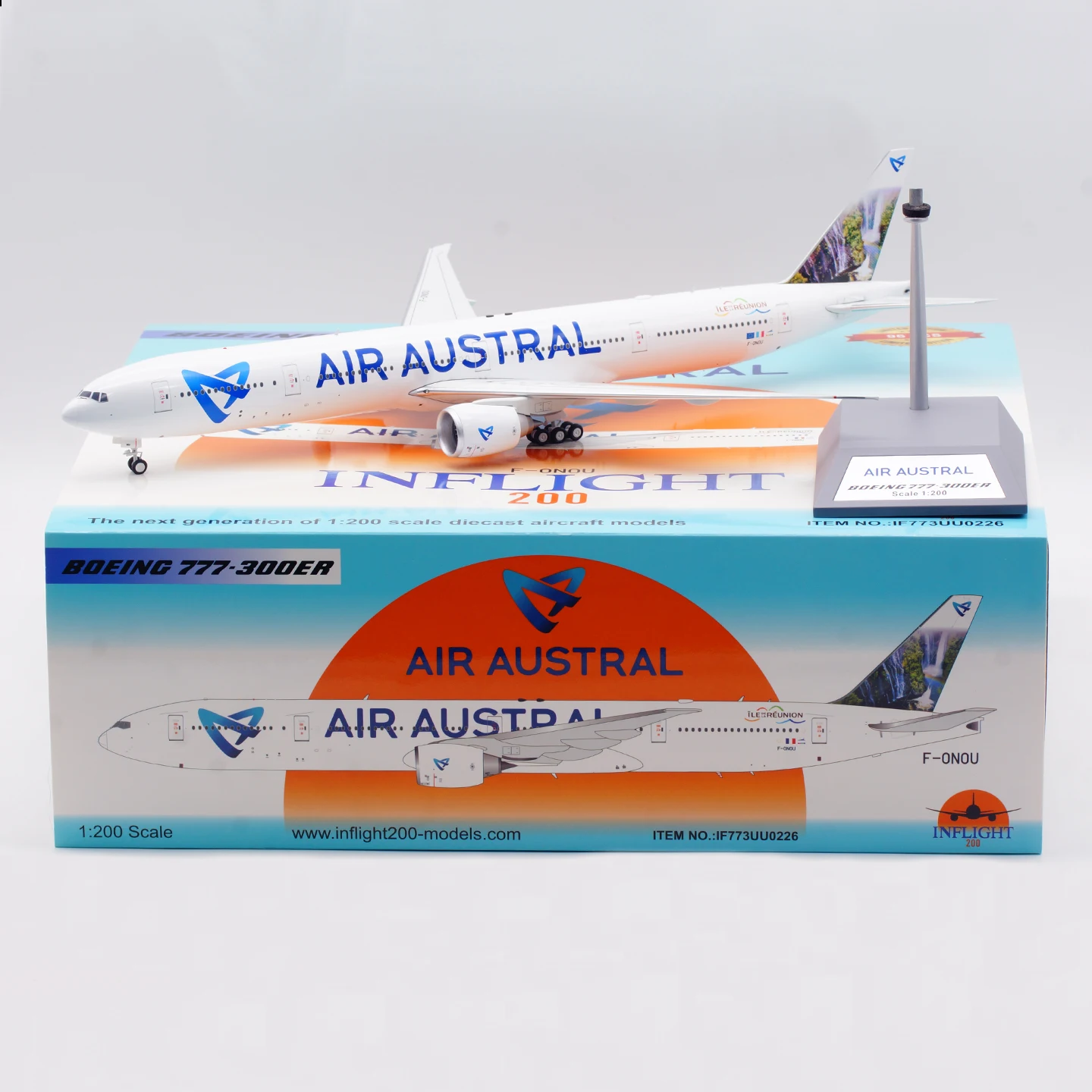 Коллекционная модель самолета INFLIGHT 1:200 Air Austral Boeing B777-300ER из сплава, литая под давлением, F-ONOU, IF773UU0226
Коллекционная модель самолета INFLIGHT 1:200 Air Austral Boeing B777-300ER из сплава, литая под давлением, F-ONOU, IF773UU0226
