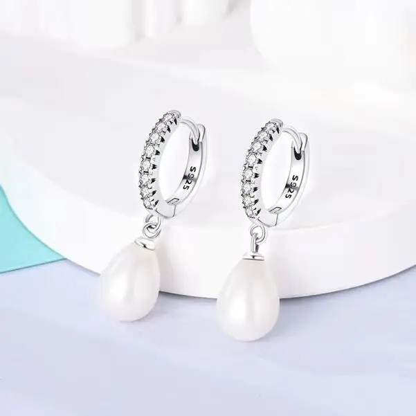 New 925 Sterling Silver Sparkling Water Drop Pearl Women Earrings Brilliant Wedding Engagement Star Earrings Jewelry Gift
New 925 Sterling Silver Sparkling Water Drop Pearl Women Earrings Brilliant Wedding Engagement Star Earrings Jewelry Gift