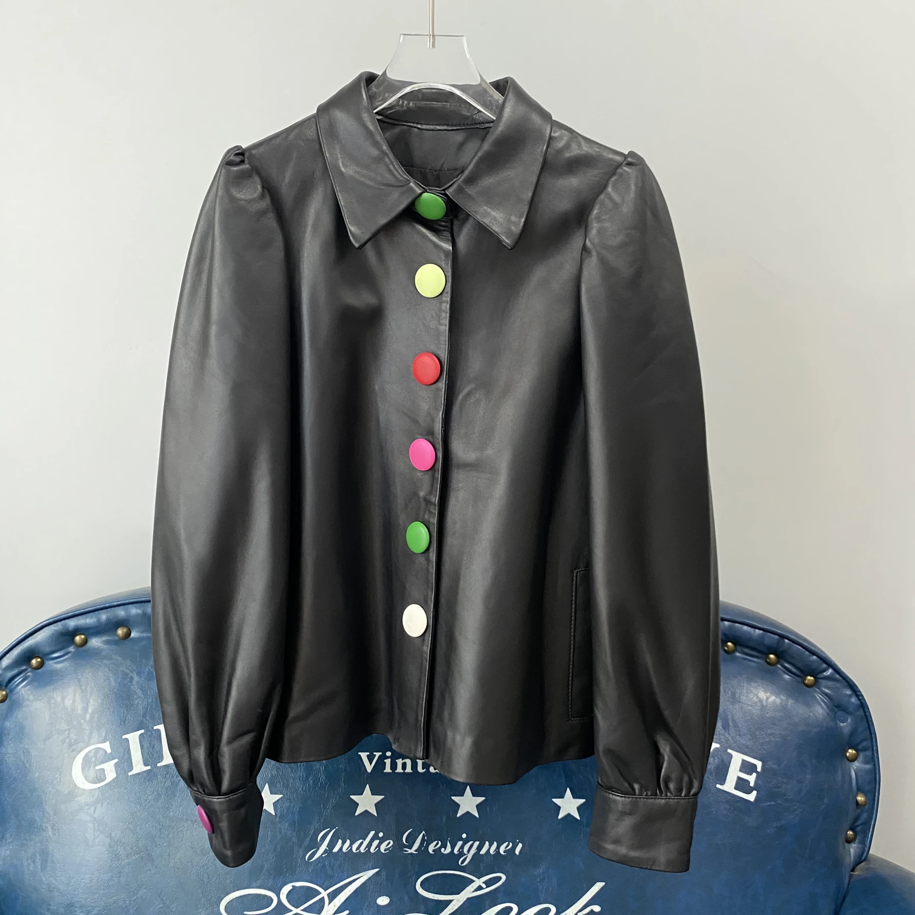 Осень-зима, новинка, женский кукольный воротник Bubble Sve, натуральная кожа, кожаный топ с гонконгским вкусом, корейская версия, топ
Осень-зима, новинка, женский кукольный воротник Bubble Sve, натуральная кожа, кожаный топ с гонконгским вкусом, корейская версия, топ