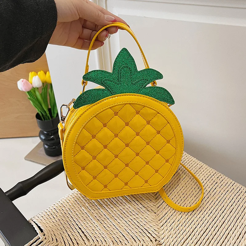Women's cute leather design sense trendy fashion personality strawberry crossbody shoulder bag 2026
Women's cute leather design sense trendy fashion personality strawberry crossbody shoulder bag 2026