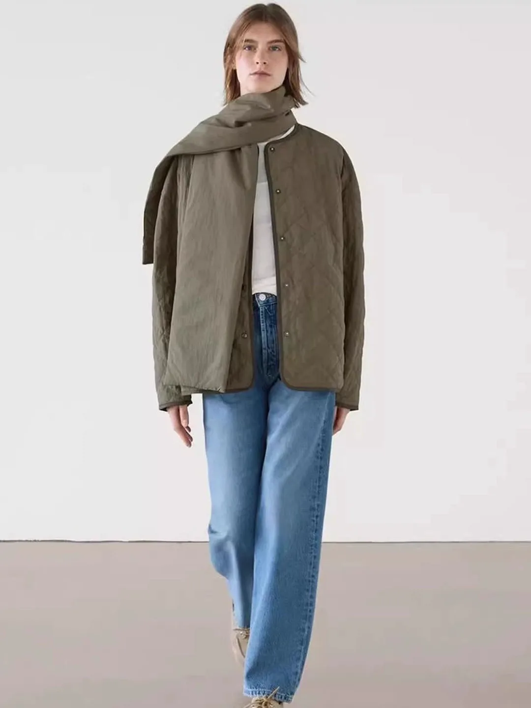 Casual Quilted Cotton Jaet ort Sle Autumn Winter New Arrival Women's Coat with Scarf Diamond Pattern Ladies Faion
Casual Quilted Cotton Jaet ort Sle Autumn Winter New Arrival Women's Coat with Scarf Diamond Pattern Ladies Faion