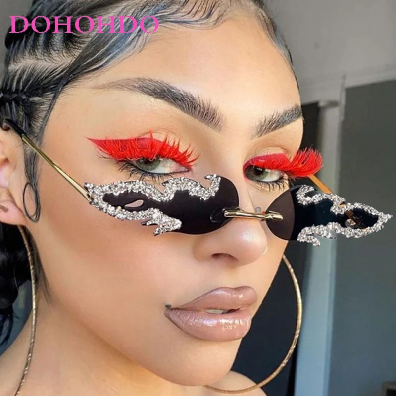 Vintage Punk Luxury Brand Metal Rimless Imitation Diamond Sunglasses Women Men Fashion Personality Outdoor Party Eyewear UV400
Vintage Punk Luxury Brand Metal Rimless Imitation Diamond Sunglasses Women Men Fashion Personality Outdoor Party Eyewear UV400