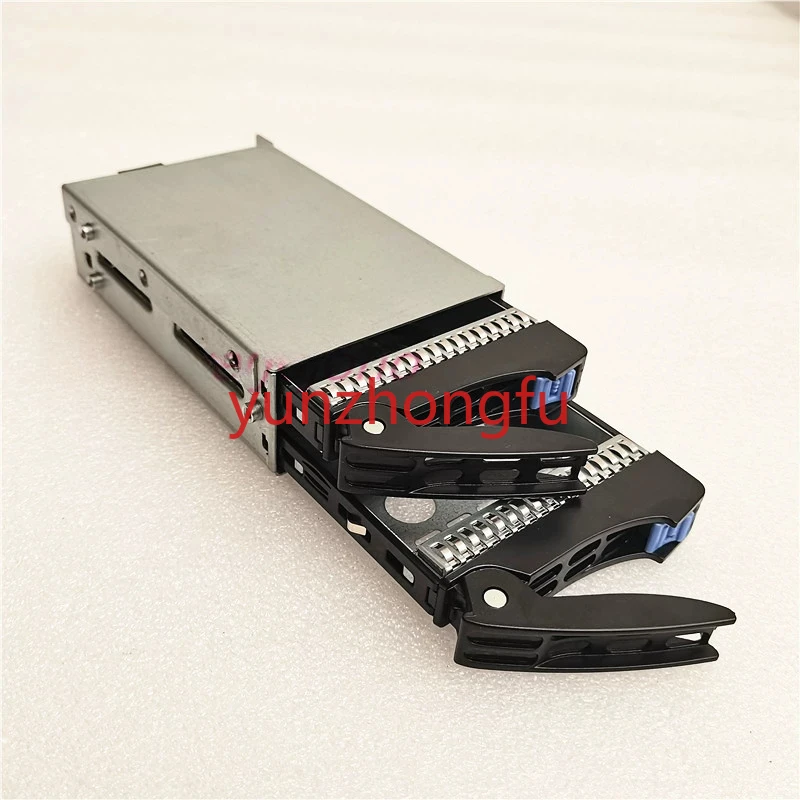 2 * 2.5 Rear Hot-swappable Hard Disk Box Module Supports NVME Protocol U.2 Hard Disk 8654 Interface
2 * 2.5 Rear Hot-swappable Hard Disk Box Module Supports NVME Protocol U.2 Hard Disk 8654 Interface