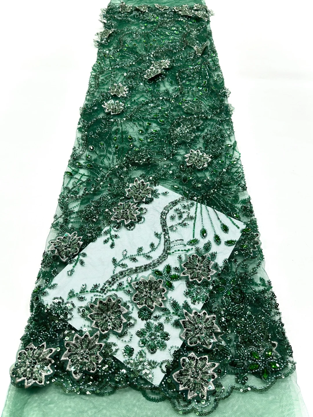 Green 3D Flowers Sequins African Lace Fabric 2026 French Embroidery High Quality Luxury Heavy Beaded Bridal Wedding Lace
Green 3D Flowers Sequins African Lace Fabric 2026 French Embroidery High Quality Luxury Heavy Beaded Bridal Wedding Lace