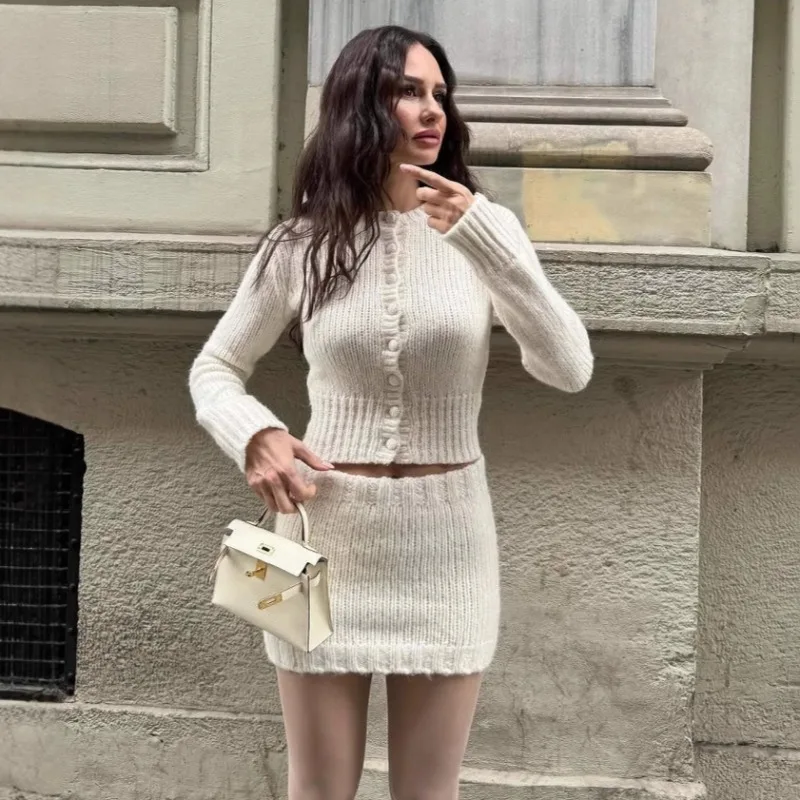 Tuularose Spring Solid Color Knitted Long Sleeve Short Skirt Set Elegant Long Sleeve Wool Women Set Casual Comfortable Skirt Set
Tuularose Spring Solid Color Knitted Long Sleeve Short Skirt Set Elegant Long Sleeve Wool Women Set Casual Comfortable Skirt Set