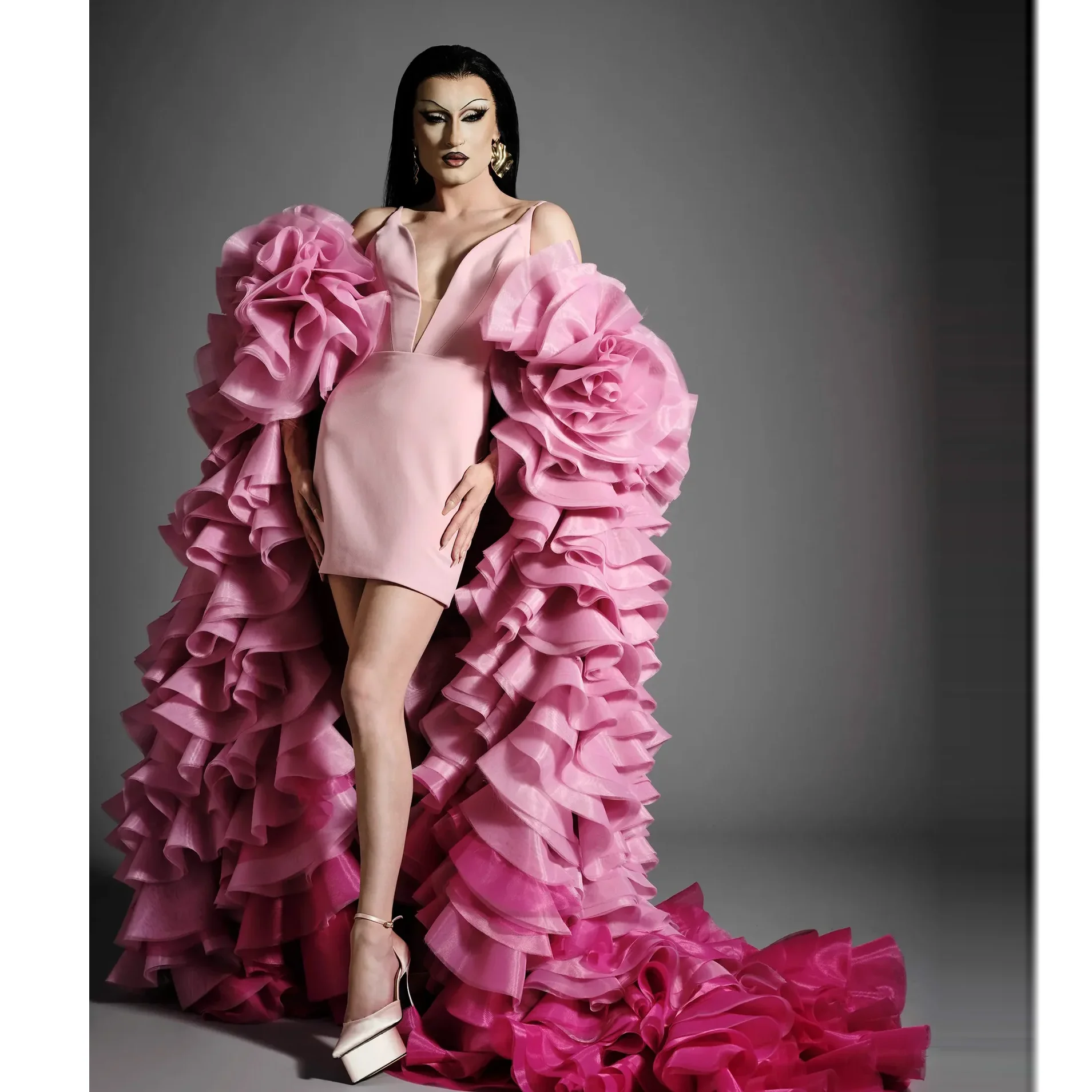 New Couture Multi Colored Tierred Organza Long Cape Sleevesless Big Volume Organza Long Women Jacket Vest Outwear
New Couture Multi Colored Tierred Organza Long Cape Sleevesless Big Volume Organza Long Women Jacket Vest Outwear