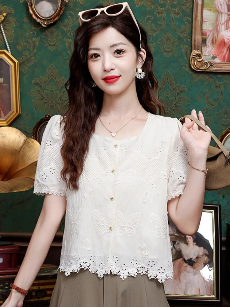 Elegant Short Sleeve Embroidered Shirt Women's Fashion 2026 New Summer Unique Beautiful Top Hollow out Design Straight Cut
Elegant Short Sleeve Embroidered Shirt Women's Fashion 2026 New Summer Unique Beautiful Top Hollow out Design Straight Cut