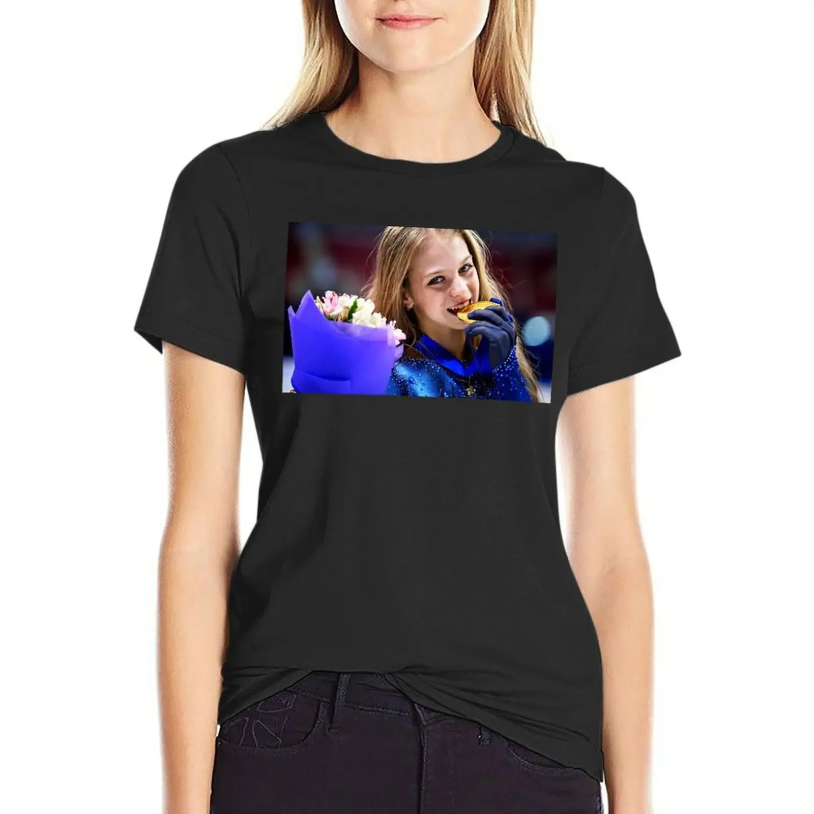 Alexandra Trusova -Figure Skater Medalist T-Shirt sweat anime clothes korean fashion cute tops t-shirt dress for Women long
Alexandra Trusova -Figure Skater Medalist T-Shirt sweat anime clothes korean fashion cute tops t-shirt dress for Women long