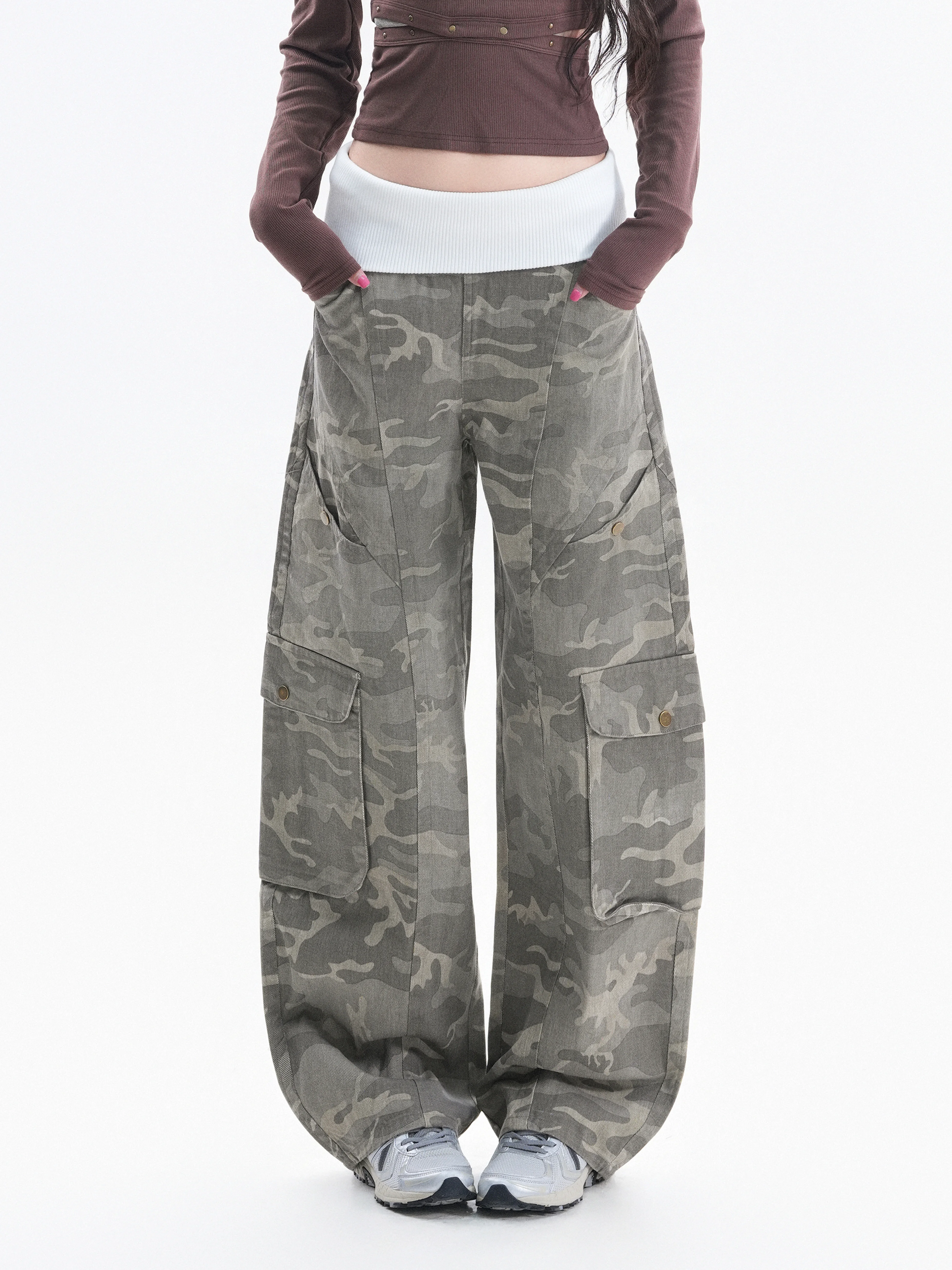 Small Ball Sweet Spicy American Retro Camouflage Pants Women's Color Block Design Sensation Hot Girl INS Wide Leg Pants
Small Ball Sweet Spicy American Retro Camouflage Pants Women's Color Block Design Sensation Hot Girl INS Wide Leg Pants