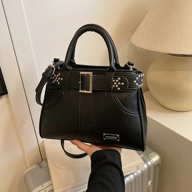 This Year 2025 Early Spring New Simple and Versatile Sense Niche Shoulder Messenger Bag Fashion Handbag Women
This Year 2025 Early Spring New Simple and Versatile Sense Niche Shoulder Messenger Bag Fashion Handbag Women