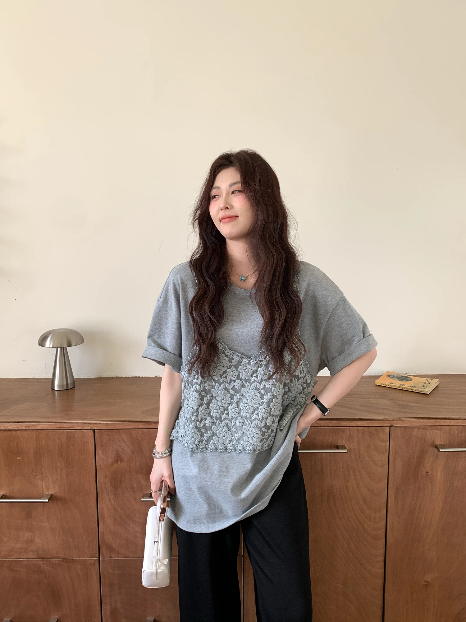 NAZ Large Size Summer Lace Trim Cotton Blend T-Shirt Casual Loose Fit Short Sleeve round Neck Top Elegant Slimming Effect
NAZ Large Size Summer Lace Trim Cotton Blend T-Shirt Casual Loose Fit Short Sleeve round Neck Top Elegant Slimming Effect