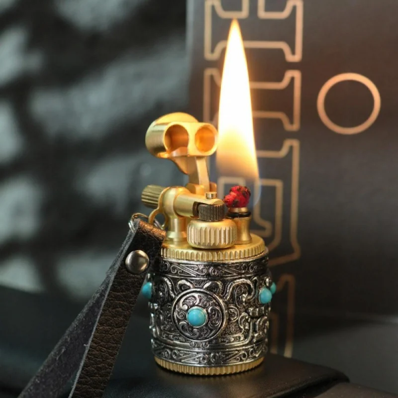 New Vintage Lighter, Retro Flint Wheel, Fat Boy Shape, Silver Armor Decoration, Portable Cool Gifts For Men (Without Fuel)
New Vintage Lighter, Retro Flint Wheel, Fat Boy Shape, Silver Armor Decoration, Portable Cool Gifts For Men (Without Fuel)