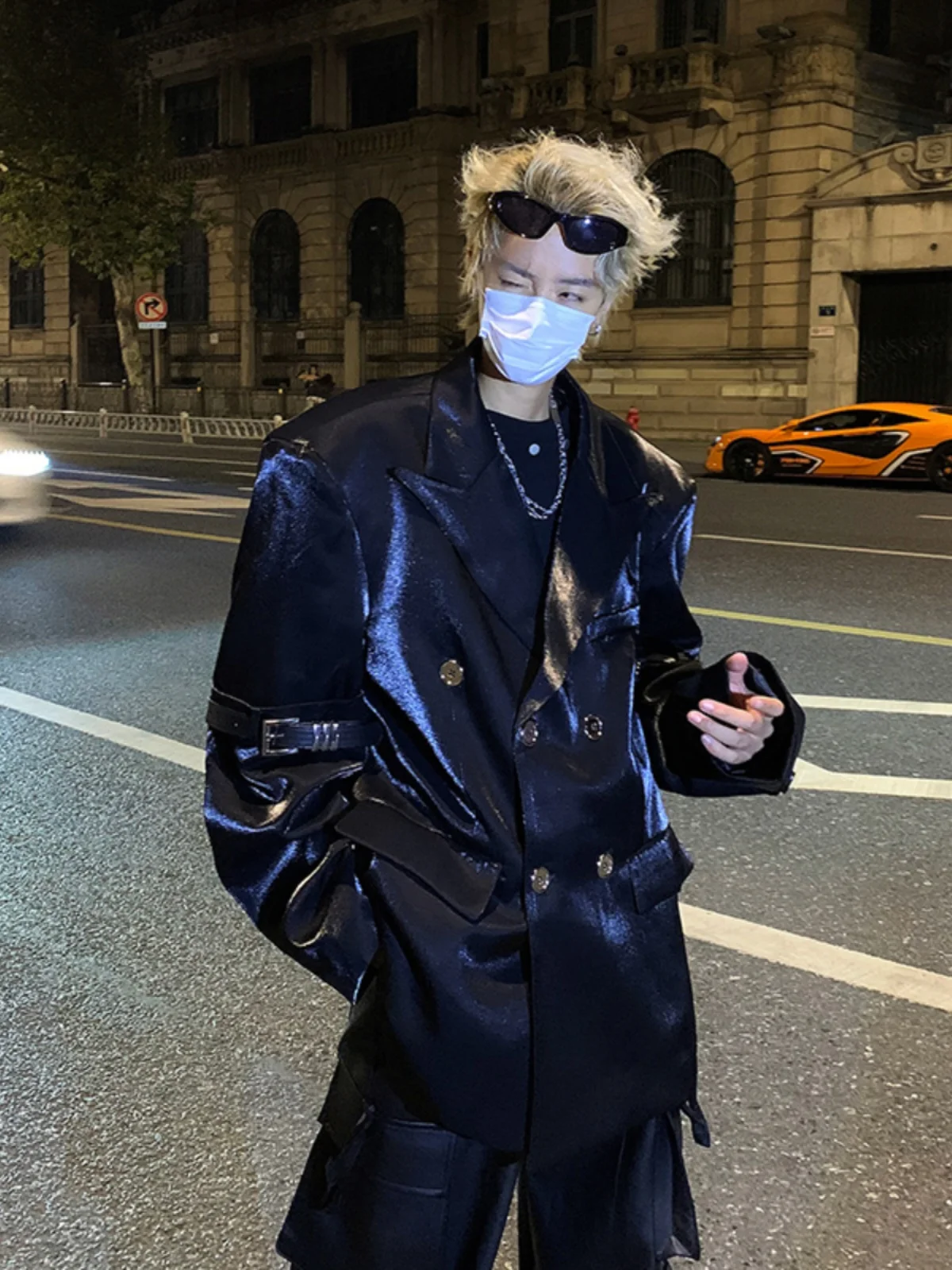 Autumn Winter Men's Liquid Metal Flowing oulder Pad Suit Jaet Casual Sle Long Sve Two Button Double Breasted Polyest...
Autumn Winter Men's Liquid Metal Flowing oulder Pad Suit Jaet Casual Sle Long Sve Two Button Double Breasted Polyest...