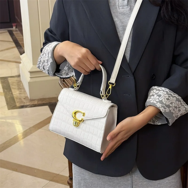 Reversible Two-Tone Leather Tote Bag, Women's Crossbody Shoulder Purse With Dual Compartments, Stylish Designer Handbag
Reversible Two-Tone Leather Tote Bag, Women's Crossbody Shoulder Purse With Dual Compartments, Stylish Designer Handbag