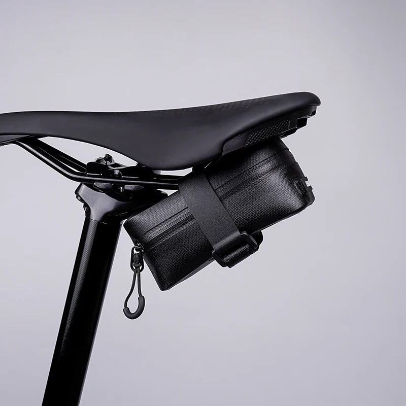 RAVEMEN CB06 Bike Saddle Bag Portable Waterproof MTB Road Bicycle Under Seat Bag Integrated Tail Light Mount TPU Compact 41.1g:
RAVEMEN CB06 Bike Saddle Bag Portable Waterproof MTB Road Bicycle Under Seat Bag Integrated Tail Light Mount TPU Compact 41.1g: