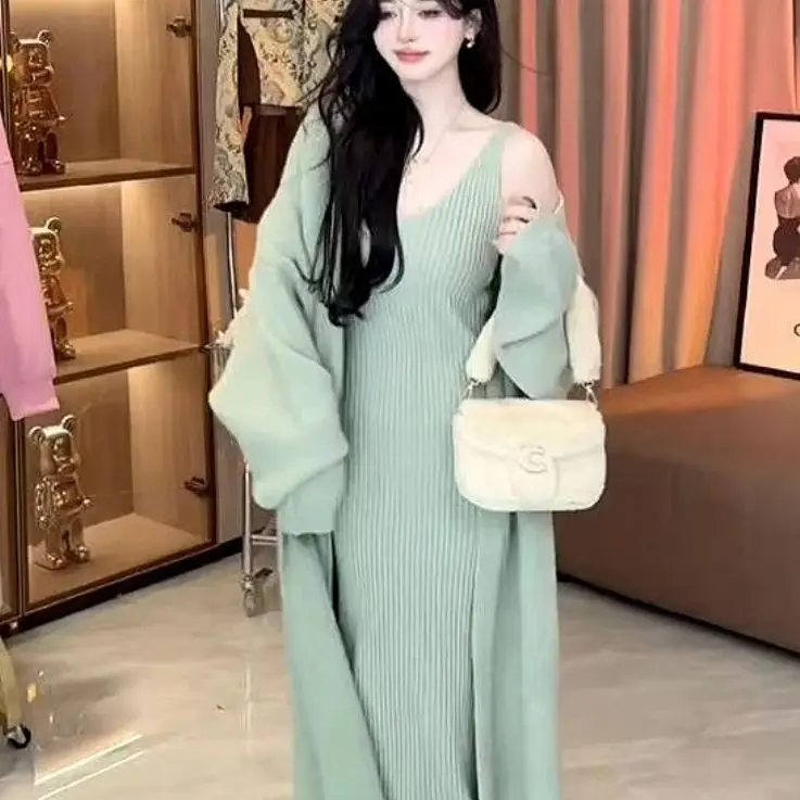Korea Two-Piece Knitted Sweater Long-Sleeved Cardigan Jacket + Long-Sleeved A-Line Dress Women Fashion Skirt Suit
Korea Two-Piece Knitted Sweater Long-Sleeved Cardigan Jacket + Long-Sleeved A-Line Dress Women Fashion Skirt Suit