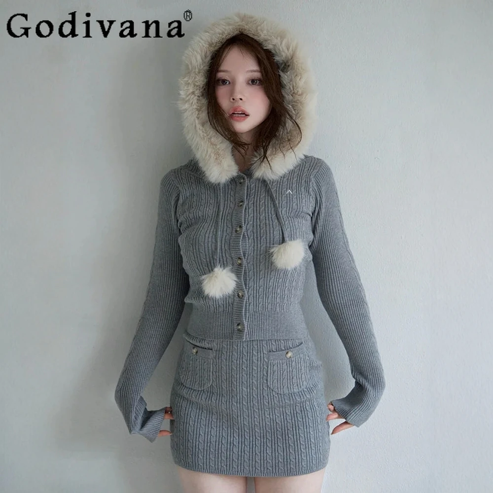 Spring and Autumn New Japanese Style Sweet Knit Skirt Set Women's Slim Fit Plush Hooded Knit Cardigan Mini Skirt 2-Piece Set
Spring and Autumn New Japanese Style Sweet Knit Skirt Set Women's Slim Fit Plush Hooded Knit Cardigan Mini Skirt 2-Piece Set