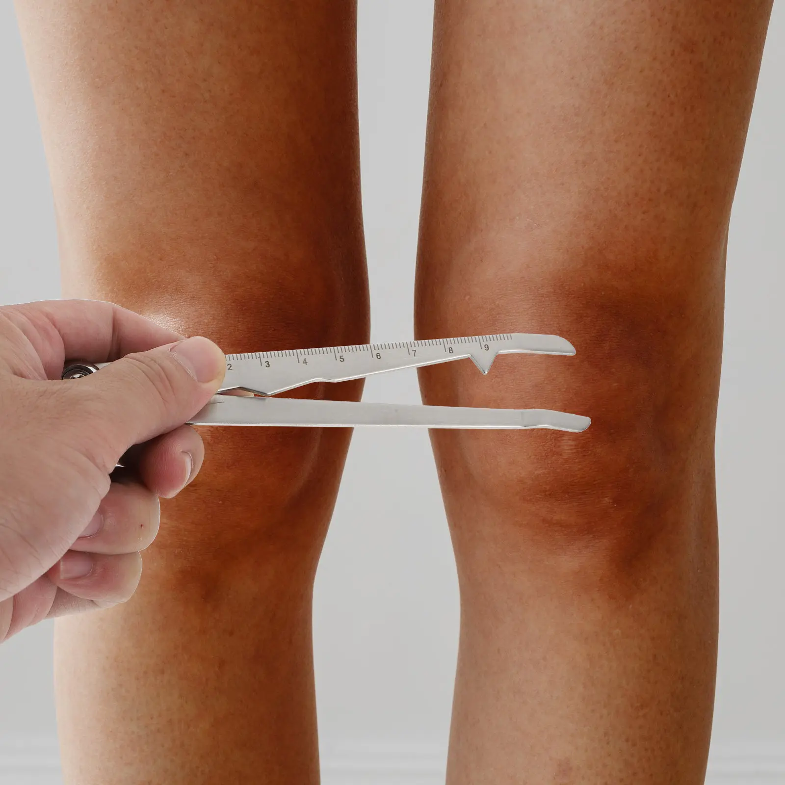 1 шт. Высококачественный рефлекторный молоток из полипропилена и нержавеющей стали, портативный перкуссионный диагностический инструмент для тестирования нервно-суставных рефлексов
1 шт. Высококачественный рефлекторный молоток из полипропилена и нержавеющей стали, портативный перкуссионный диагностический инструмент для тестирования нервно-суставных рефлексов