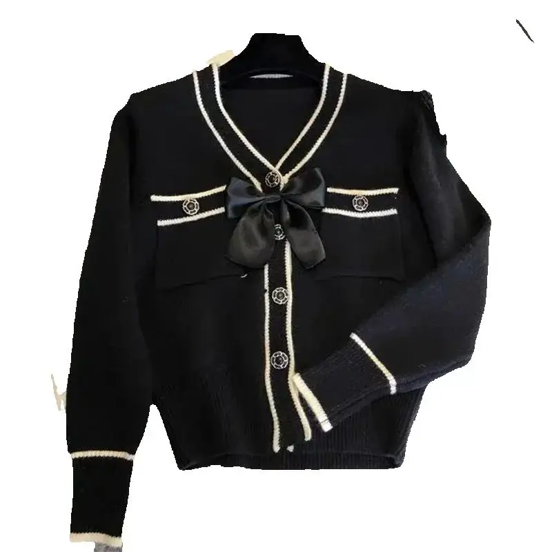 Autumn Winter V-Neck Cardigan Sweater Women2024 New Fashion Loose Casual Knitwear Bowknot Pure Colour button Outerwear Female
Autumn Winter V-Neck Cardigan Sweater Women2024 New Fashion Loose Casual Knitwear Bowknot Pure Colour button Outerwear Female