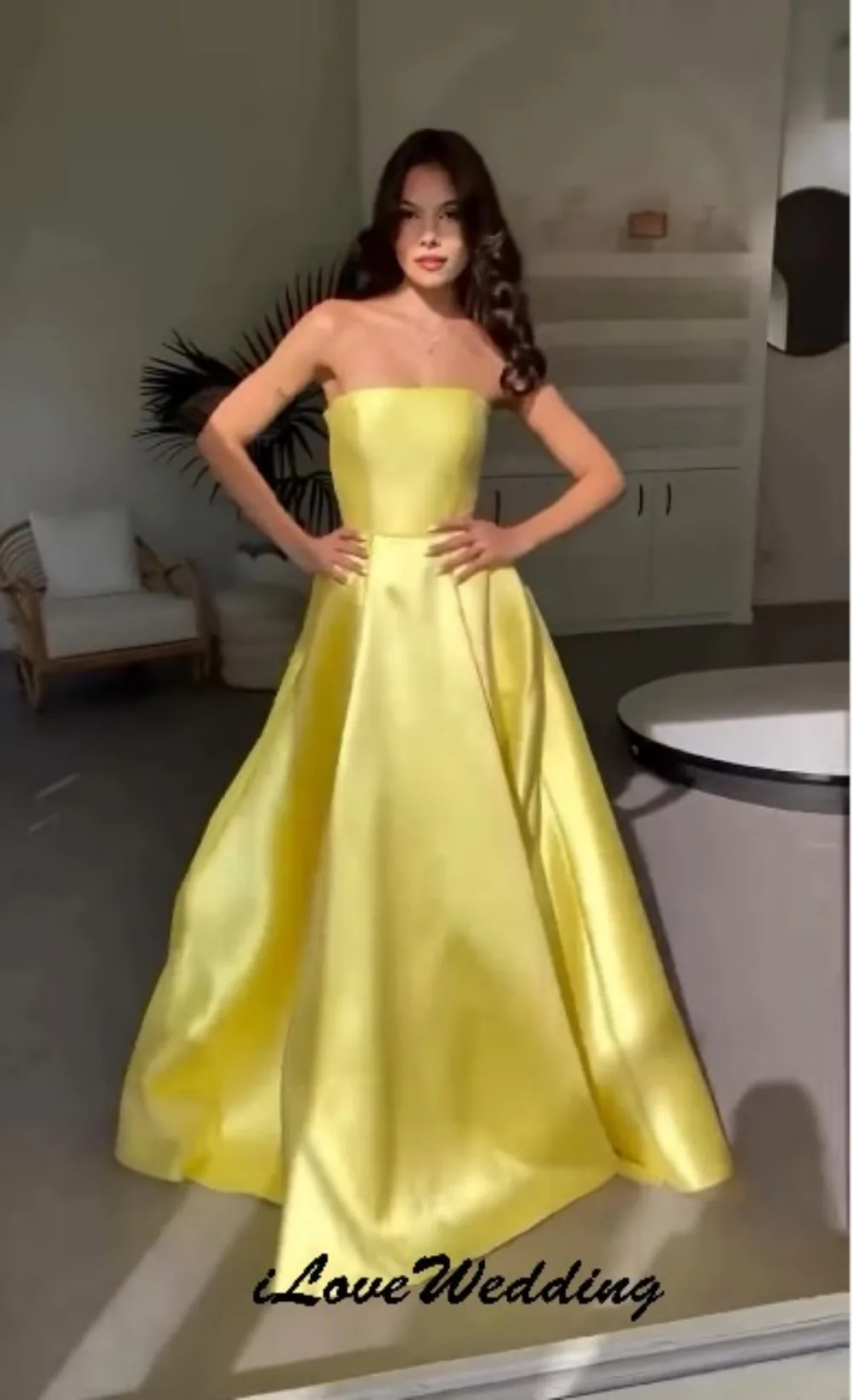 Yellow A-Line Prom Dresses 2025 Elegant Woman Party Dress Satin Strapless Backless Evening Dresses Formal Gown Ruched Customized
Yellow A-Line Prom Dresses 2025 Elegant Woman Party Dress Satin Strapless Backless Evening Dresses Formal Gown Ruched Customized