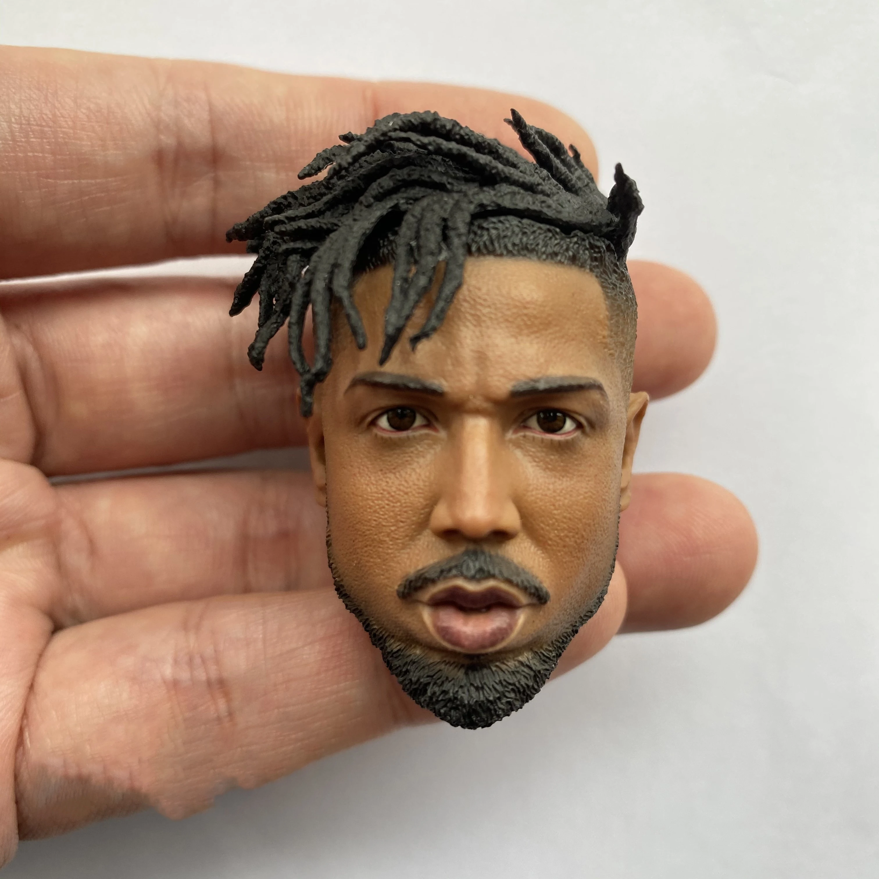 N'Jadaka Erik Killmonger голова резьба голова модель масштаба 1/6 игрушки подходит горячие игрушки экшн-фигурки
N'Jadaka Erik Killmonger голова резьба голова модель масштаба 1/6 игрушки подходит горячие игрушки экшн-фигурки