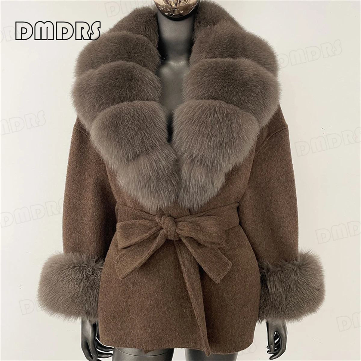 DMDRS High End Fur Woollen Coat for Women, Big Fur Collar, Tie, Luxury Winter Coat, In Stock Women's Outfit New Year Party Wear
DMDRS High End Fur Woollen Coat for Women, Big Fur Collar, Tie, Luxury Winter Coat, In Stock Women's Outfit New Year Party Wear