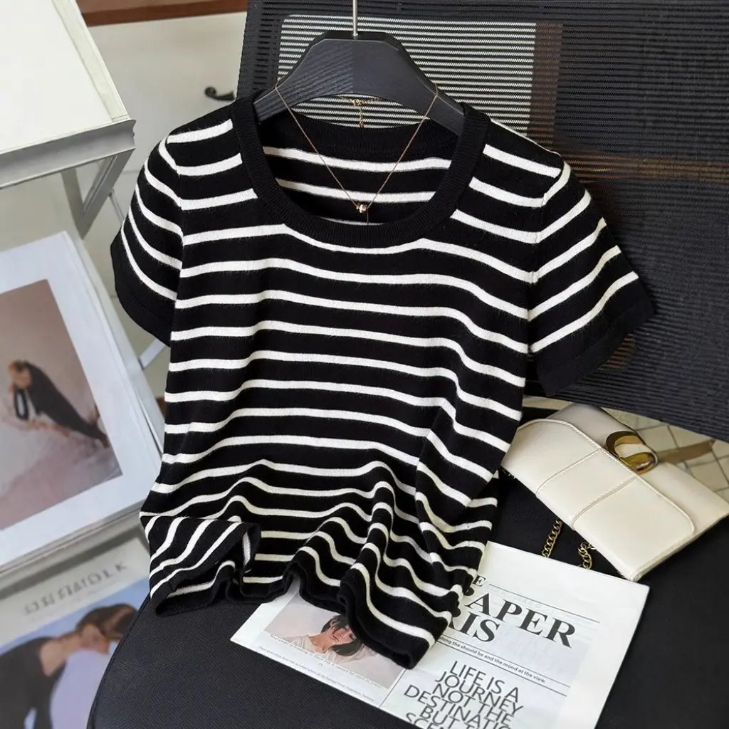 Women's Velvet Stripes Design Short-Sleeved T-Shirt Large Size Square Neck Knitted Slim Fit Summer Top
Women's Velvet Stripes Design Short-Sleeved T-Shirt Large Size Square Neck Knitted Slim Fit Summer Top