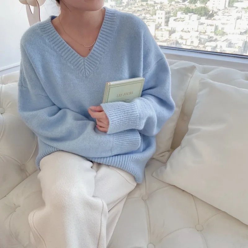 V-neck Loose Solid Color Knitwear Women Autumn Winter Simplicity Office Lady Long Sleeve Sweater Casual All-match Knitwear Tops
V-neck Loose Solid Color Knitwear Women Autumn Winter Simplicity Office Lady Long Sleeve Sweater Casual All-match Knitwear Tops