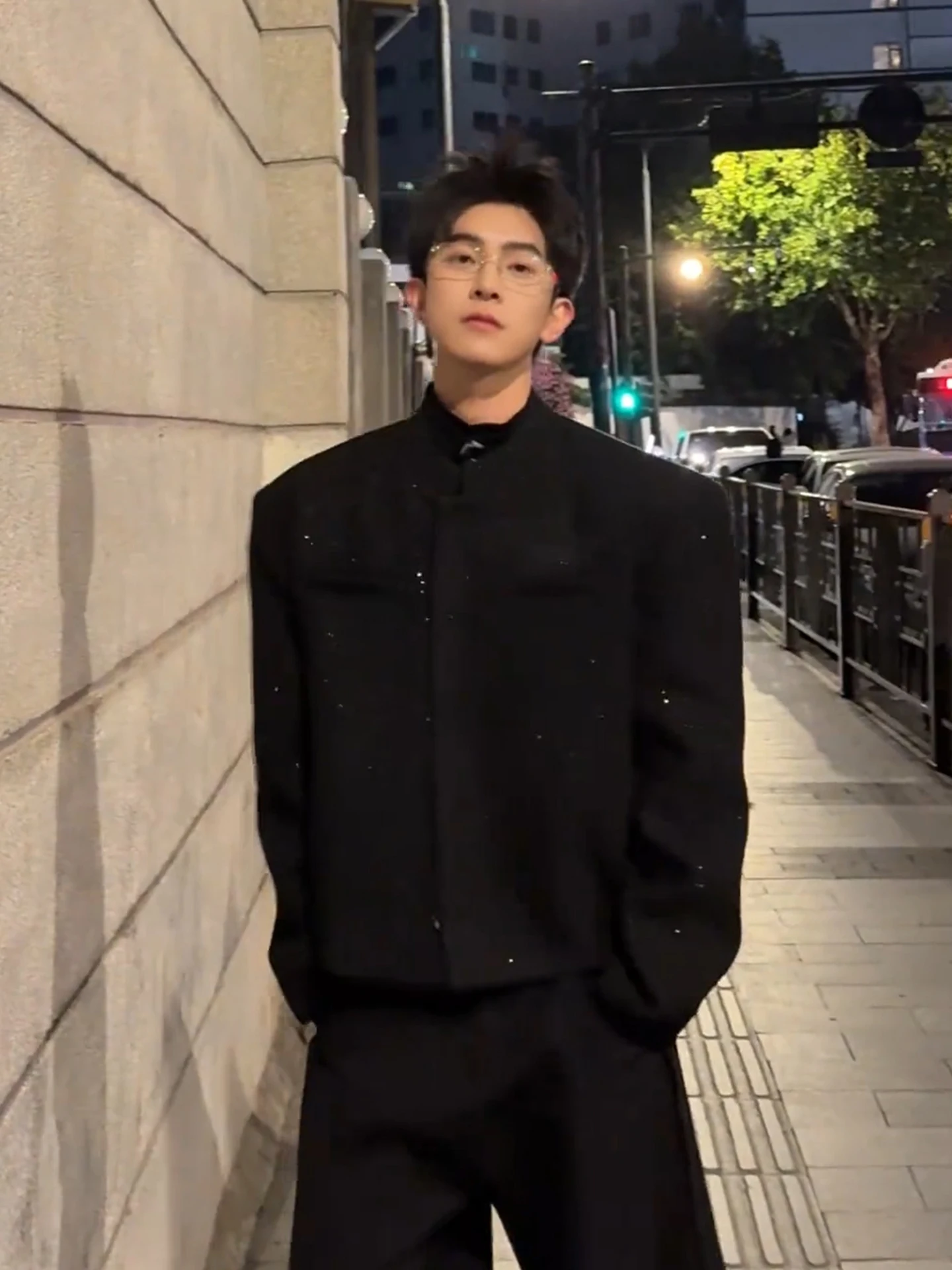American High Street Shoulder Pad Woolen Jacket Men's Autumn Winter High End Stylish Short Jacket Model Street Style Fashion
American High Street Shoulder Pad Woolen Jacket Men's Autumn Winter High End Stylish Short Jacket Model Street Style Fashion