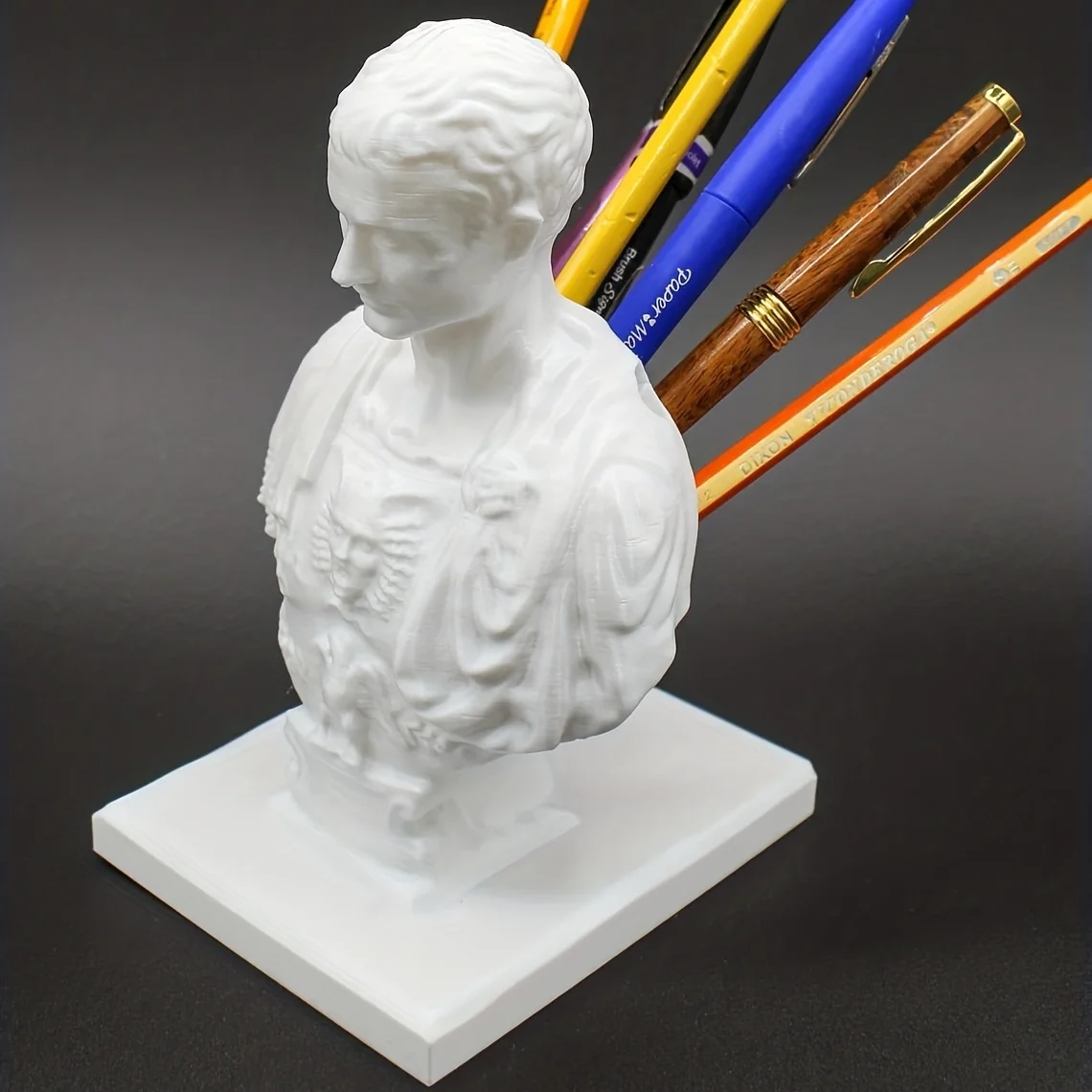 New Product Creative Character Modeling Julius Caesar Desk Pen Insert Pen Holder Storage Decoration Desk Pen Holder
New Product Creative Character Modeling Julius Caesar Desk Pen Insert Pen Holder Storage Decoration Desk Pen Holder