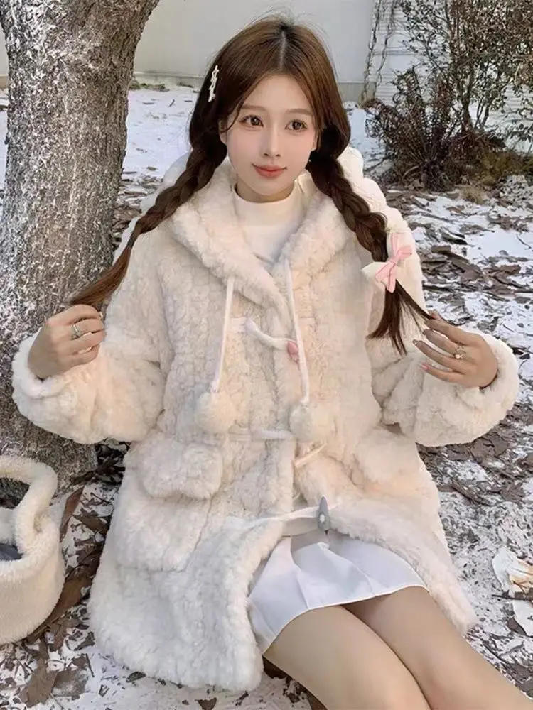 Soft Girl Hooded Lamb Fur Coat Women Winter Coats Imitation Fur Horn Button Fur Thick Warm Loose Casual Jackets Women Clothing
Soft Girl Hooded Lamb Fur Coat Women Winter Coats Imitation Fur Horn Button Fur Thick Warm Loose Casual Jackets Women Clothing
