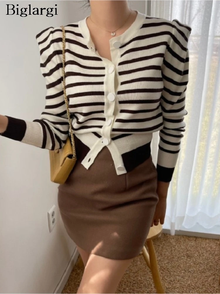 Вязаный осенний кардиган, женский полосатый принт, модный корейский стиль, женские укороченные кардиганы, повседневный свободный женский свитер, топы 
Вязаный осенний кардиган, женский полосатый принт, модный корейский стиль, женские укороченные кардиганы, повседневный свободный женский свитер, топы
