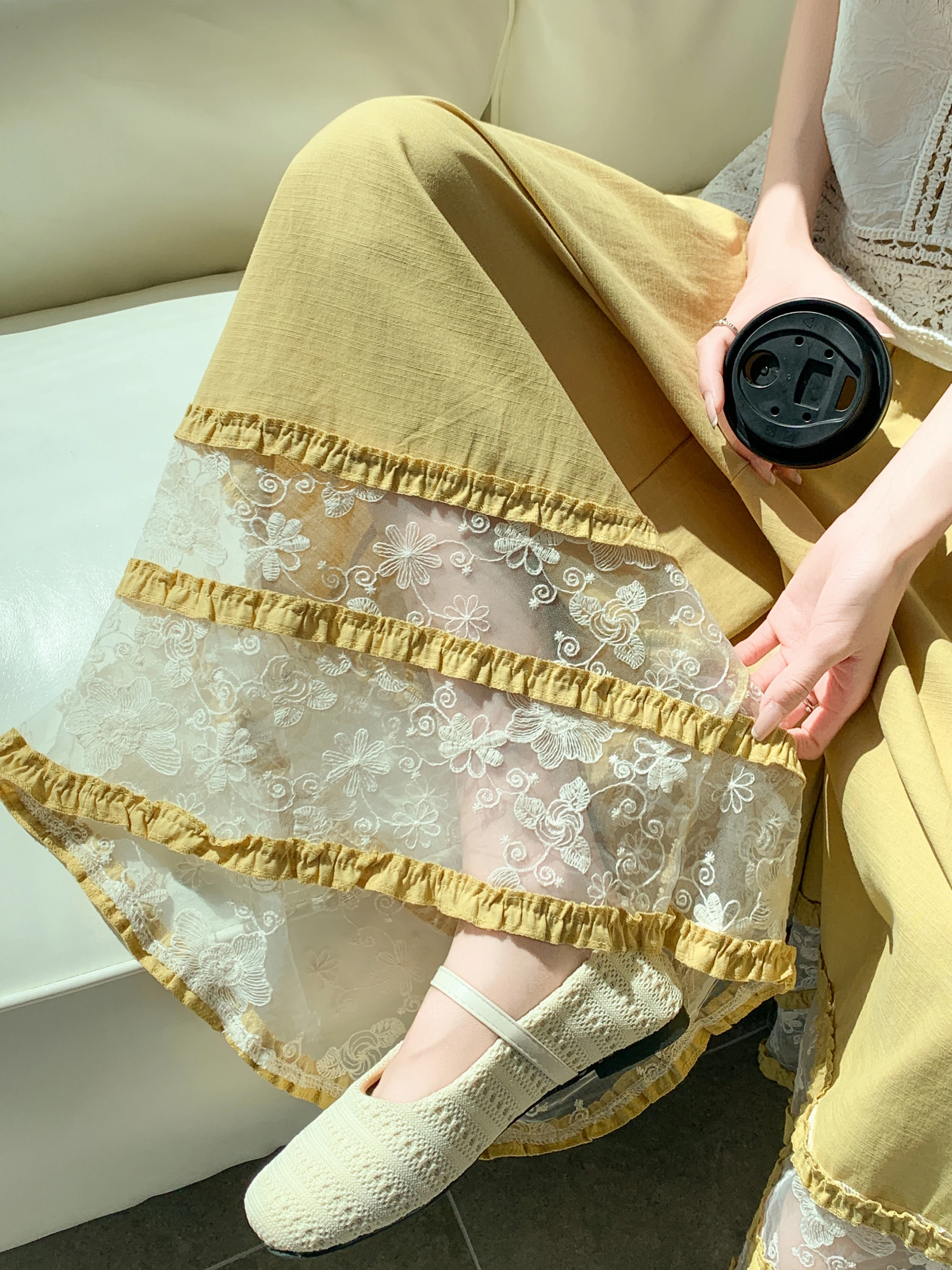 Ice Silk Cotton Linen Pants Women Summer Thin Lace Skirt Net Splicing Hollow out Wooden Nine Points Wide Leg Pants
Ice Silk Cotton Linen Pants Women Summer Thin Lace Skirt Net Splicing Hollow out Wooden Nine Points Wide Leg Pants